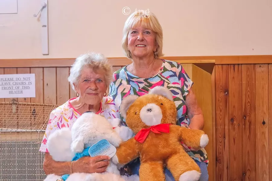 Even the teddy bears are smiling!